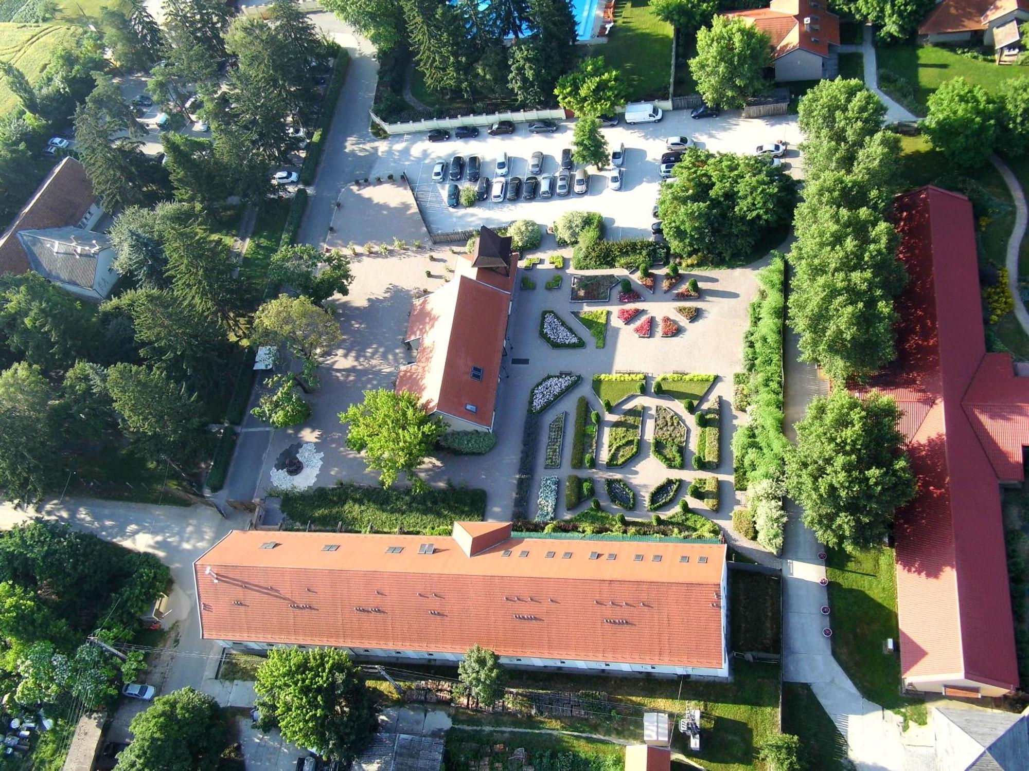Puchner Kastelyszallo Premium Бикаль Экстерьер фото